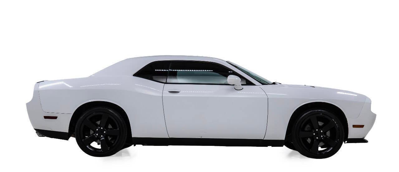 Used 2012 Dodge Challenger SXT RWD image 4