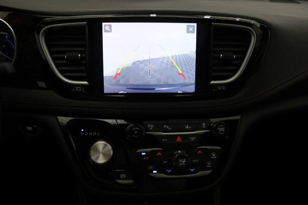 Used 2023 Chrysler Pacifica Pinnacle FWD image 29