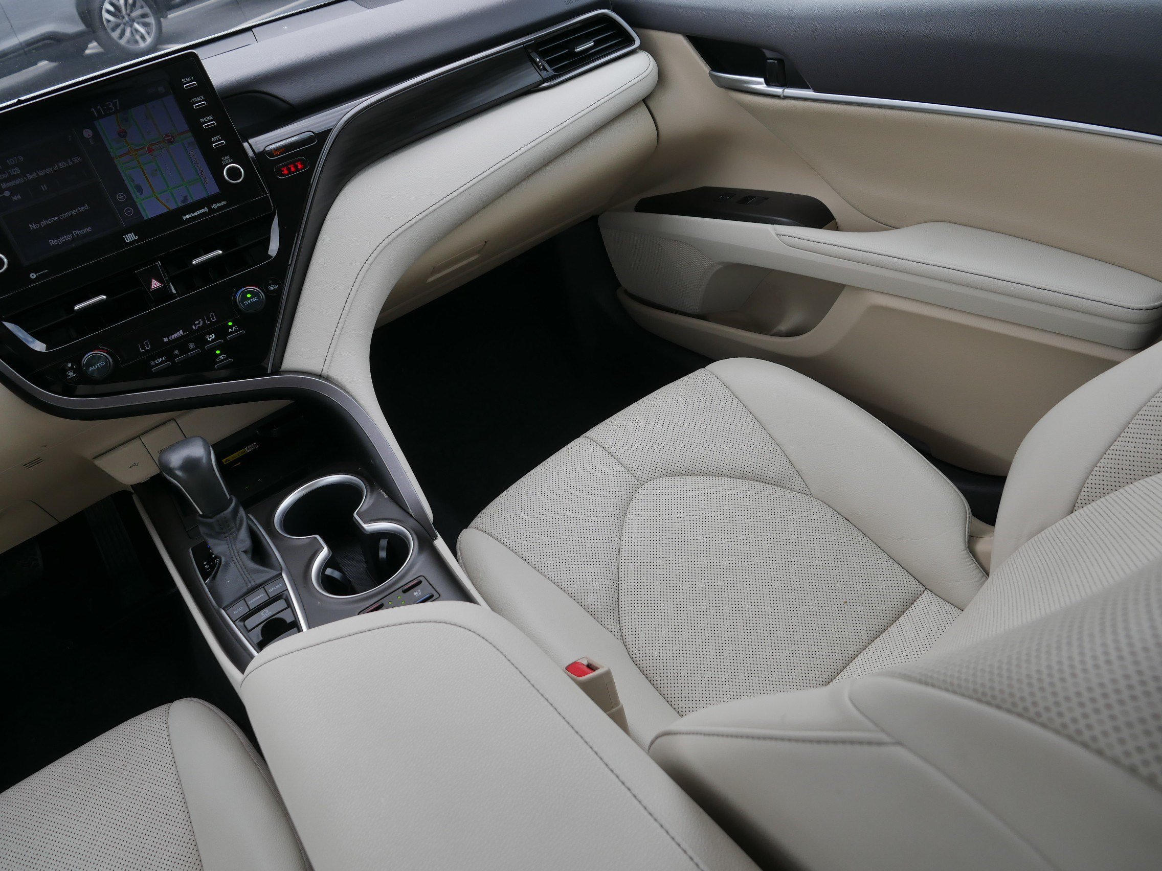 Used 2023 Toyota Camry XLE w/ Navigation Package AWD/4WD image 11