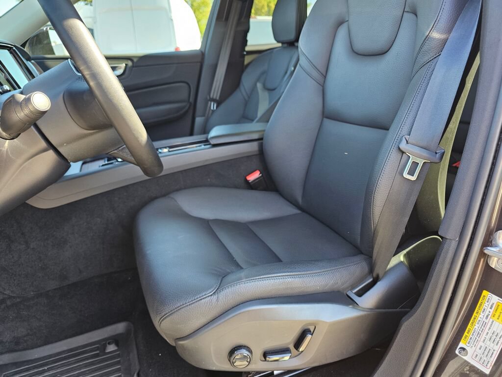 Used 2023 Volvo XC60 B5 Plus w/ Climate Package AWD/4WD image 22