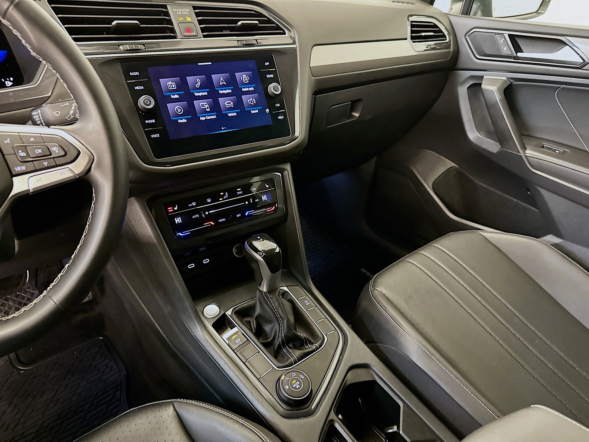 Used 2022 Volkswagen Tiguan SE image 26