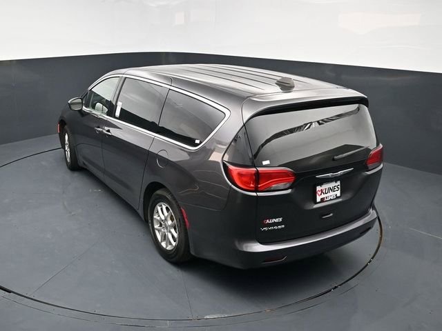 Used 2023 Chrysler Voyager LX FWD image 37