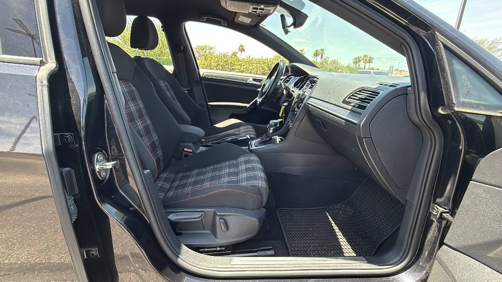Used 2018 Volkswagen GTI S FWD image 17