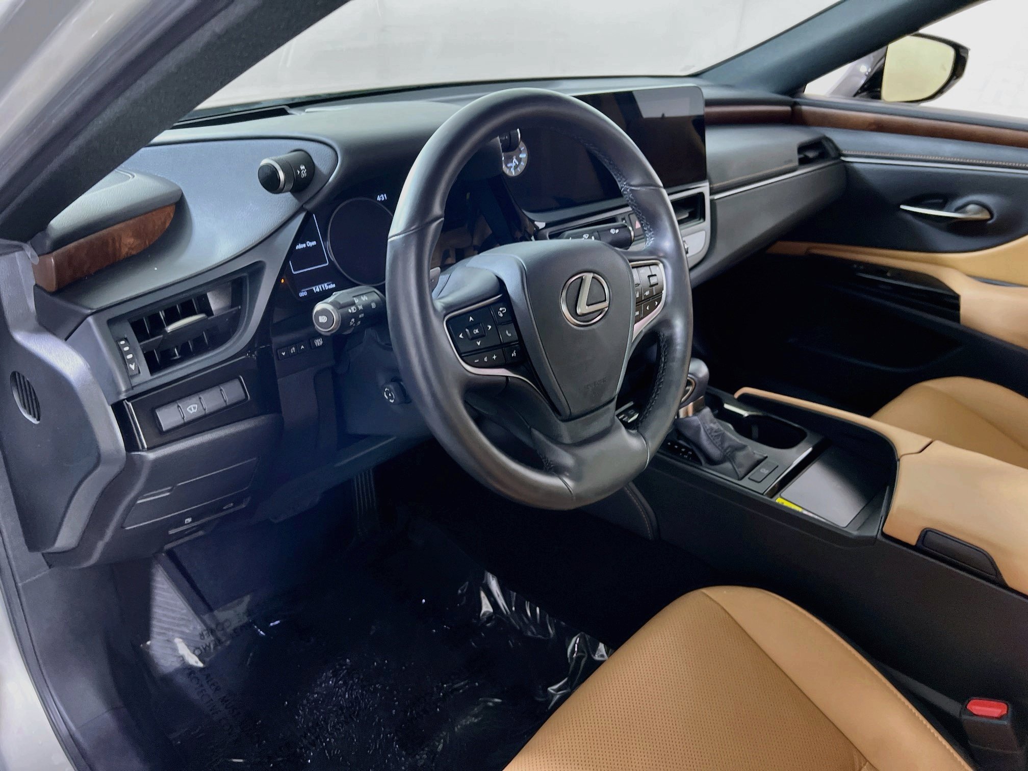 Used 2024 Lexus ES 350 w/ Premium Package FWD image 9