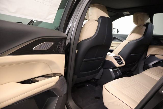 New 2026 Cadillac Lyriq V AWD/4WD image 24