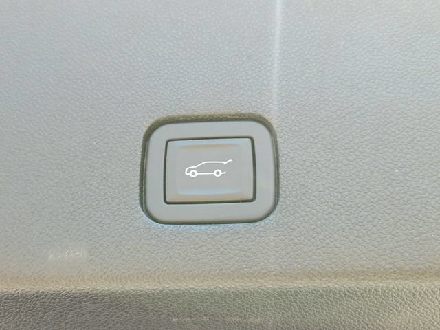 Certified 2025 Cadillac XT6 Luxury AWD/4WD image 8