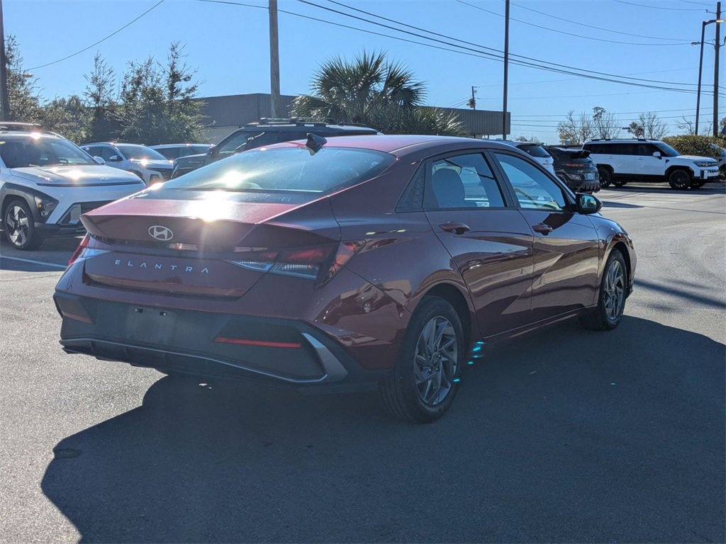 Used 2024 Hyundai Elantra SEL image 5