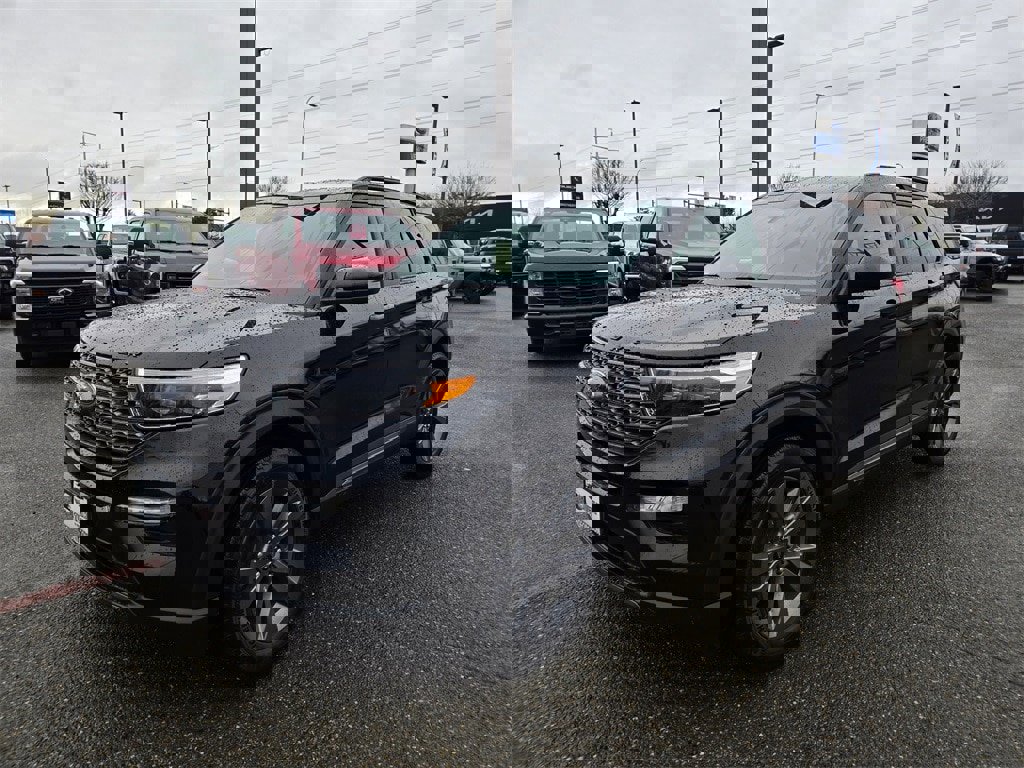 Used 2024 Ford Explorer XLT w/ Equipment Group 202A image 1