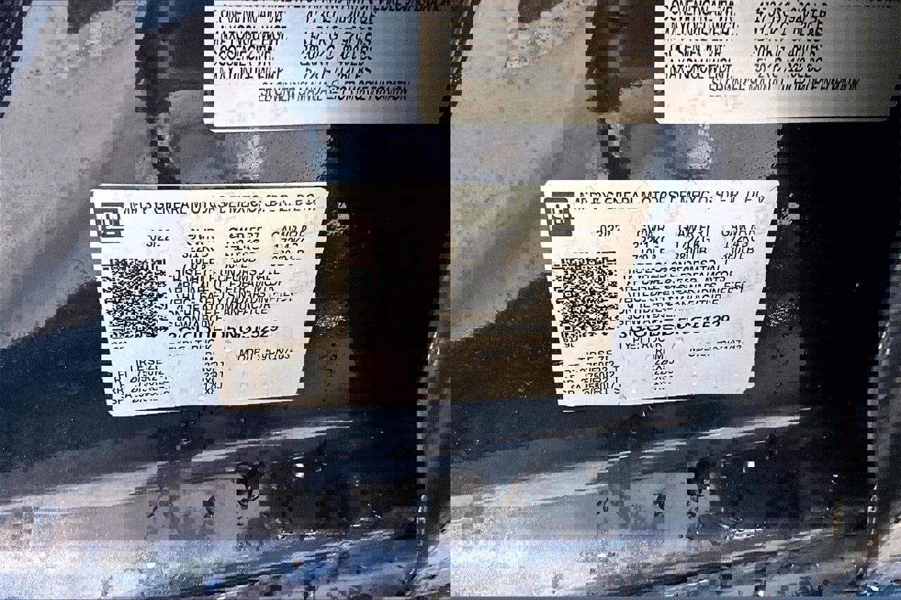 Used 2022 Chevrolet Silverado 1500 High Country w/ High Country Premium Package image 8