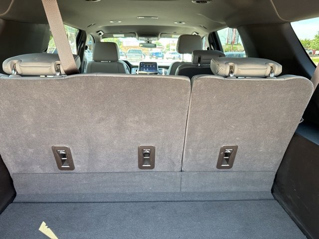 Used 2022 Chevrolet Suburban Z71 w/ Z71 Off-Road Package AWD/4WD image 45