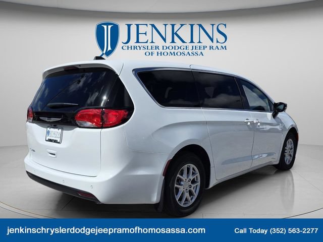 New 2026 Chrysler Voyager LX FWD image 4