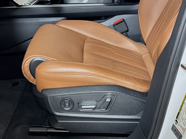 Used 2019 Audi e-tron Prestige w/ Prestige Package image 18