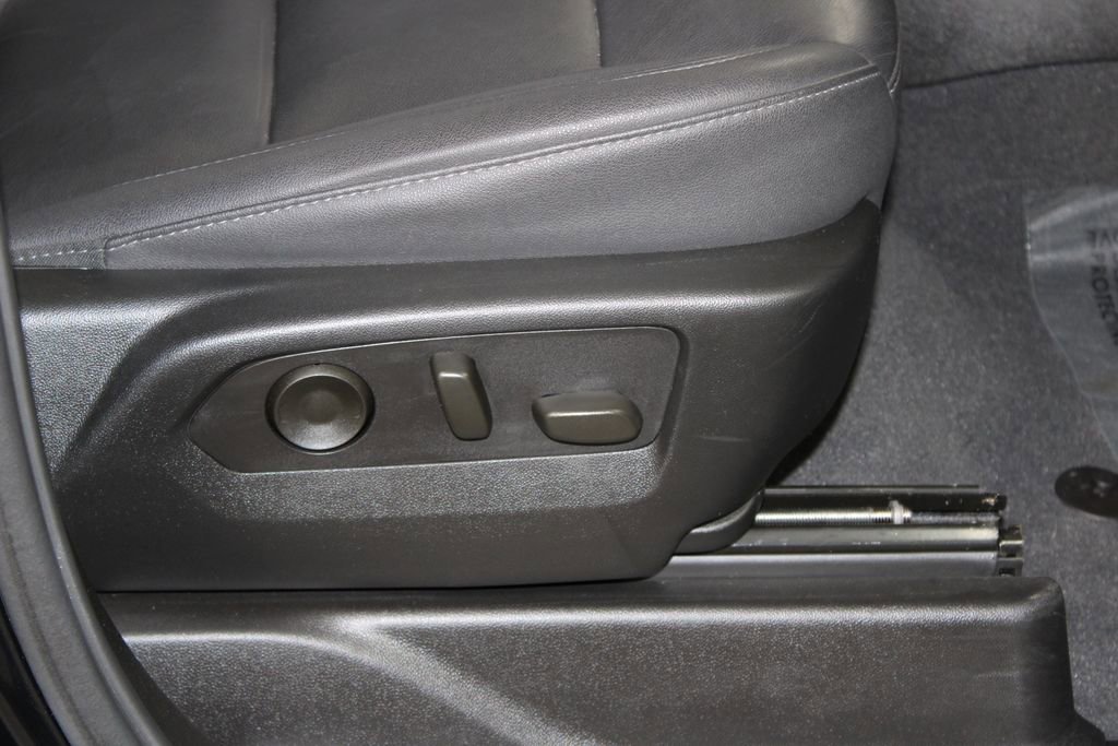 Used 2023 Chevrolet Suburban Z71 w/ Luxury Package image 30