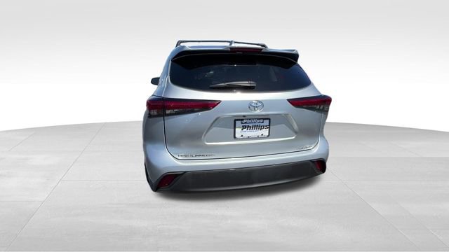 Used 2021 Toyota Highlander XLE AWD/4WD image 13