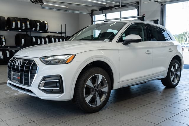 Used 2024 Audi Q5 2.0T Premium Plus w/ Premium Plus Package AWD/4WD image 3