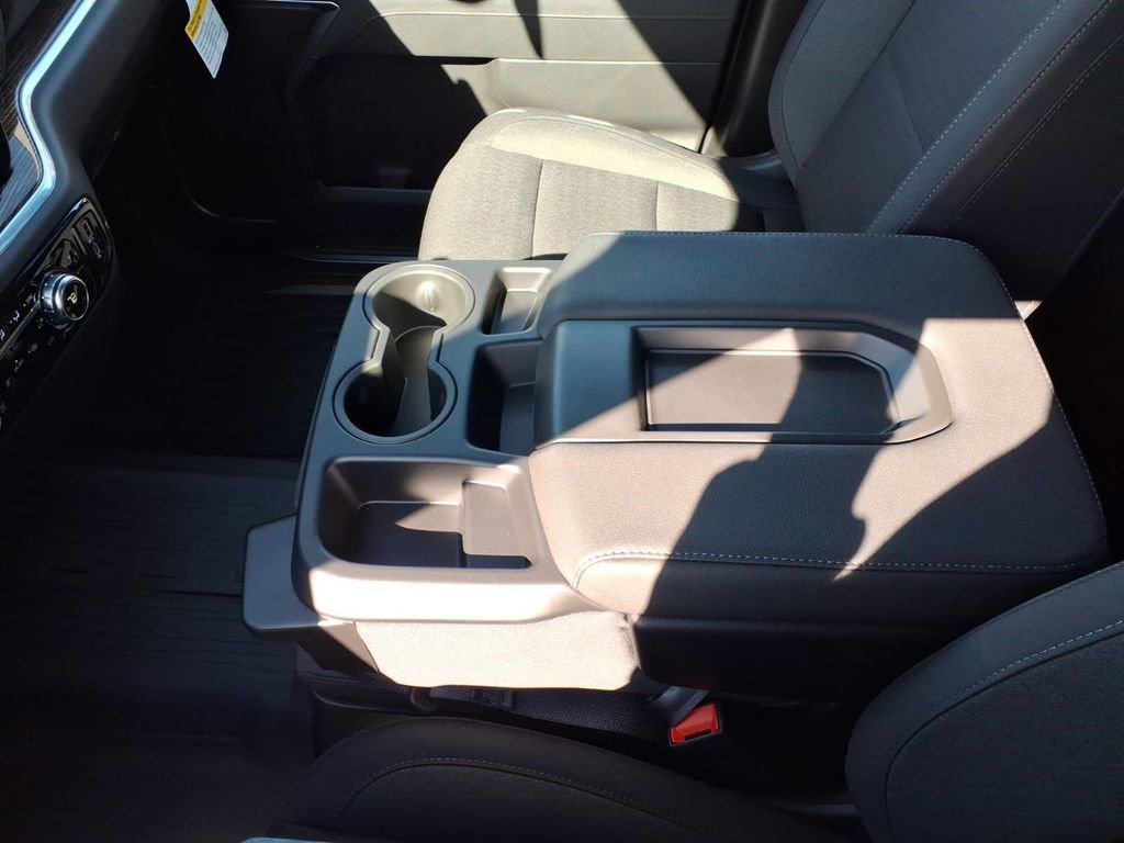 New 2026 GMC Sierra 1500 SLE image 13