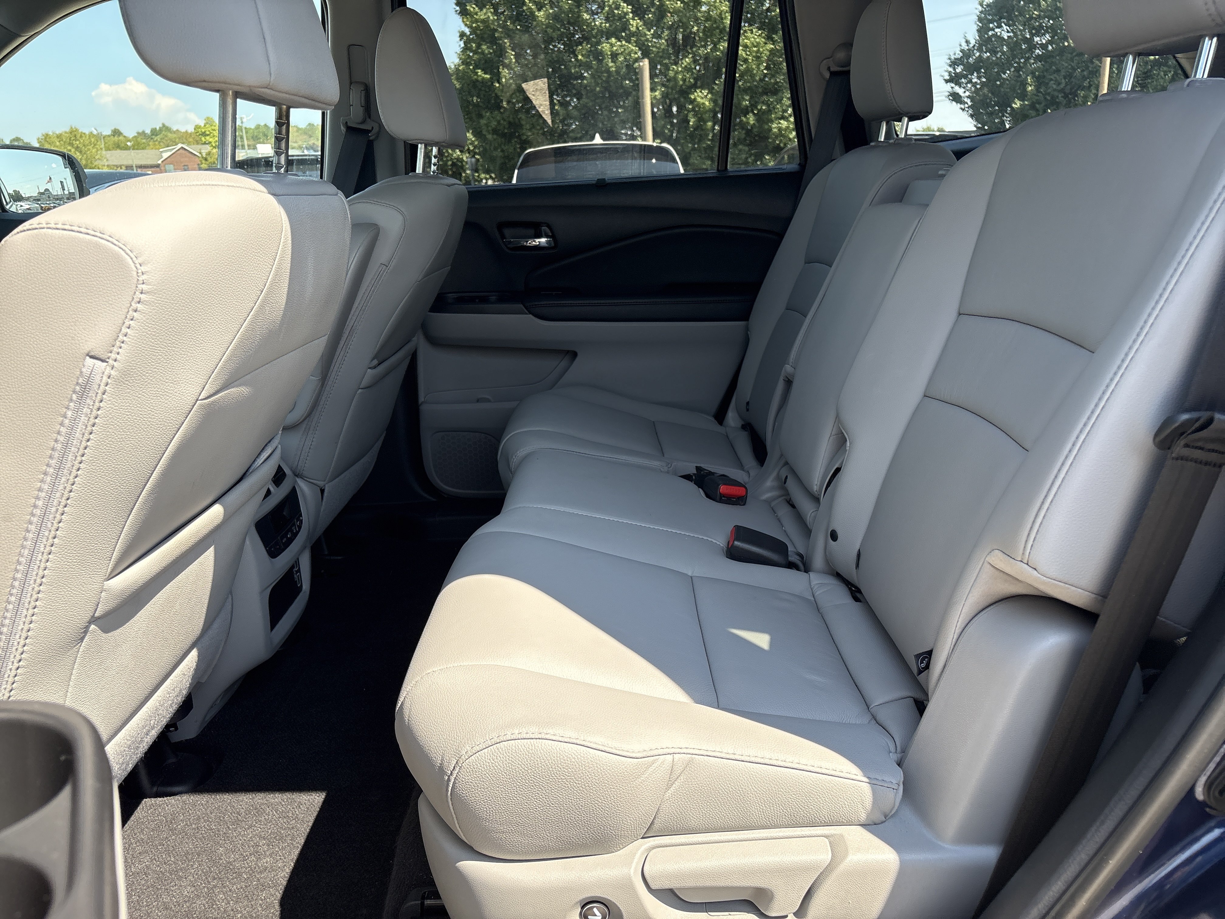 Used 2022 Honda Pilot EX-L image 6