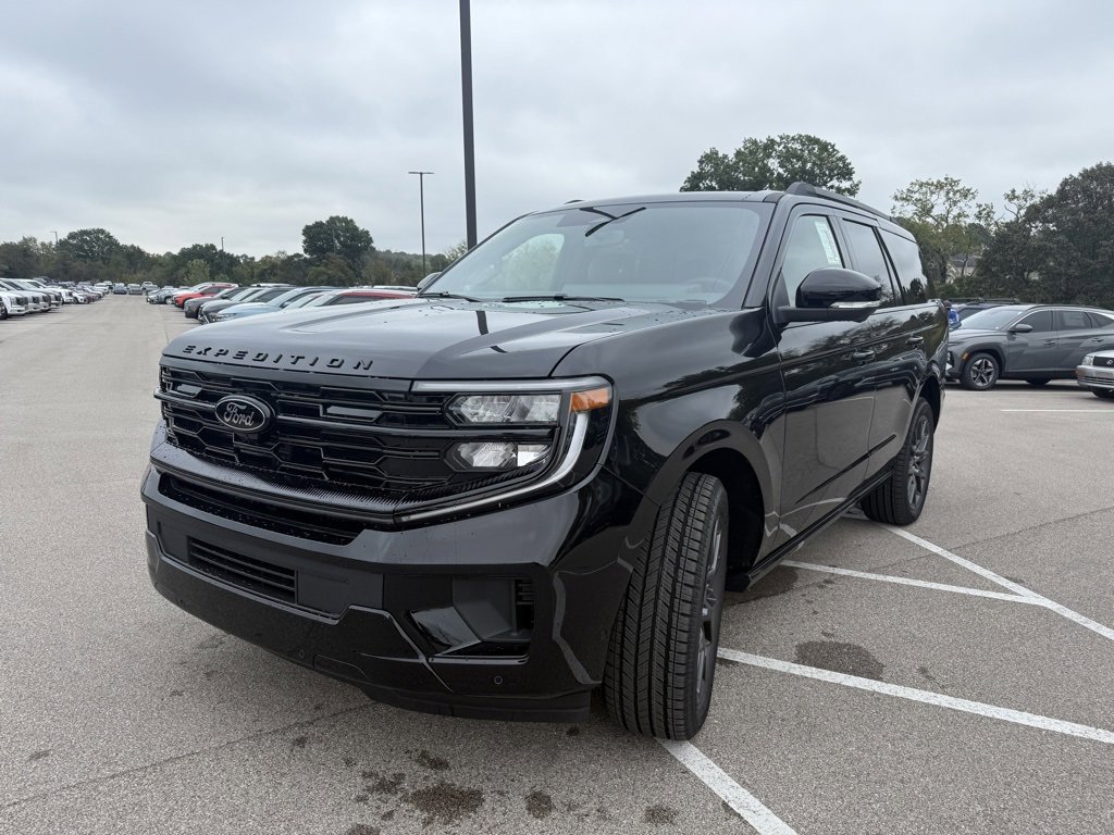 New 2025 Ford Expedition Platinum image 4