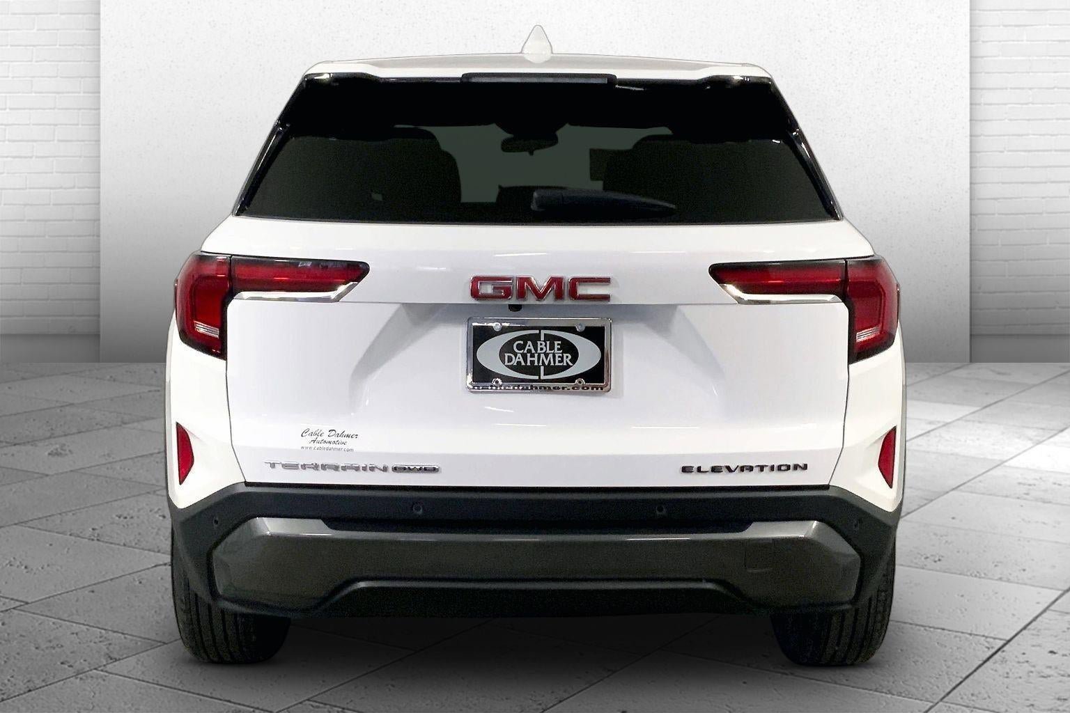 Used 2025 GMC Terrain Elevation AWD/4WD image 3