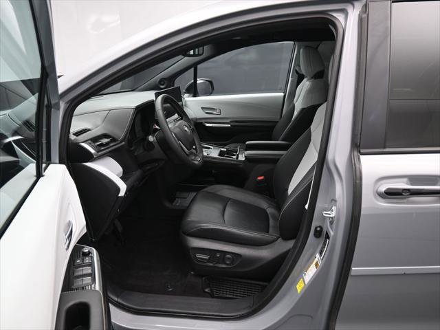 Certified 2025 Toyota Sienna XSE w/ XSE Plus Package AWD/4WD image 11