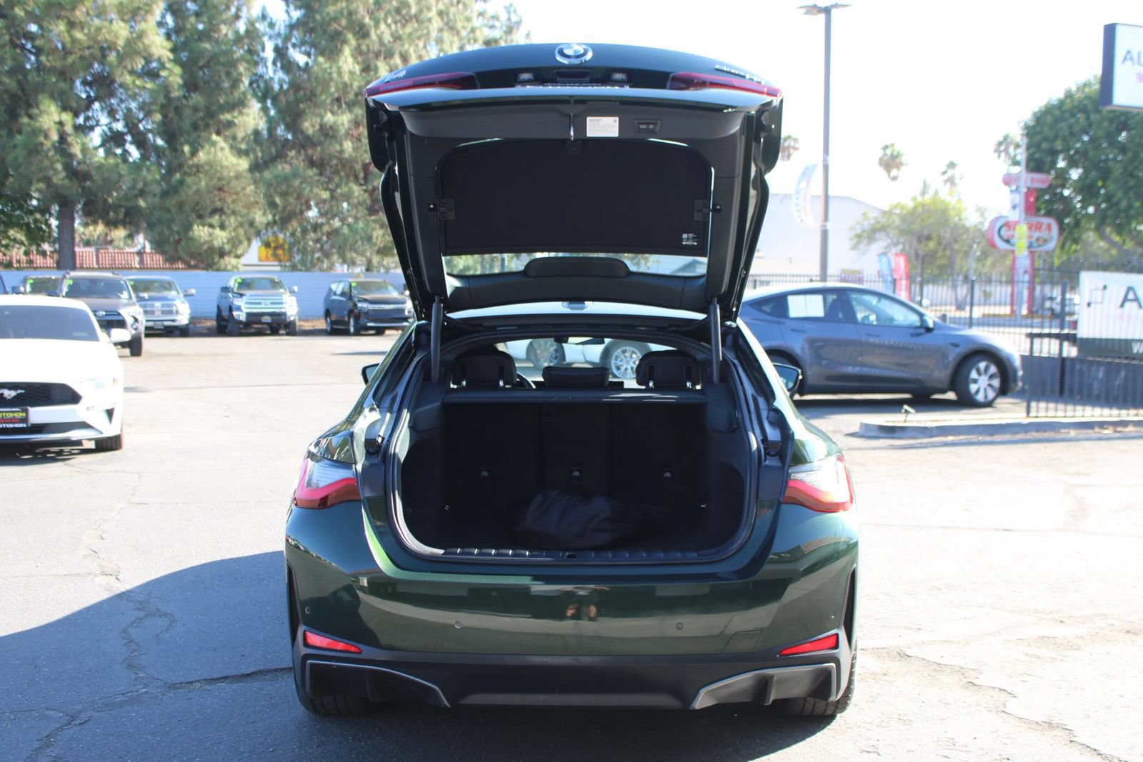 Used 2023 BMW i4 eDrive40 RWD image 34
