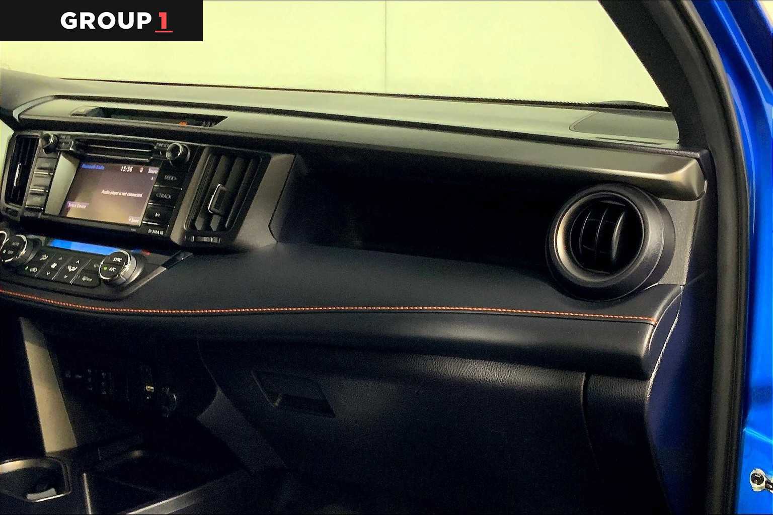 Used 2017 Toyota RAV4 SE image 18