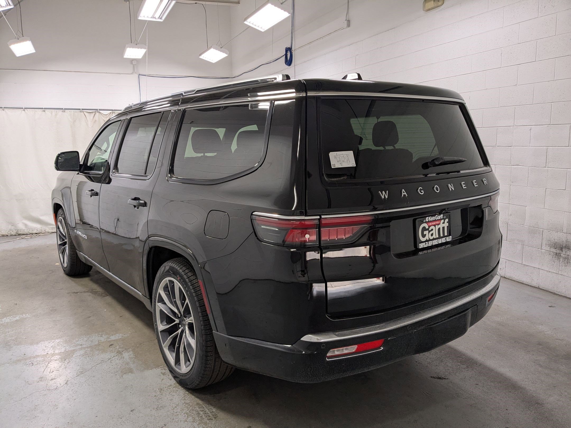 New 2025 Jeep Wagoneer Series III w/ Premium Group I image 7