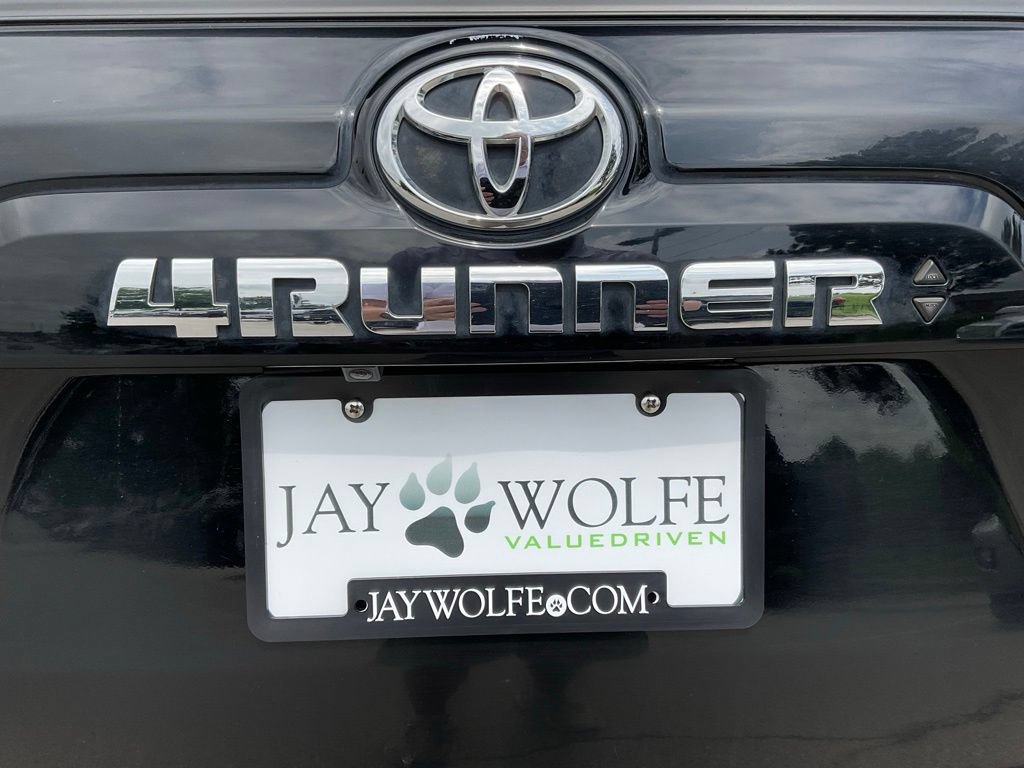 Used 2023 Toyota 4Runner SR5 Premium w/ Moonroof Package AWD/4WD image 24