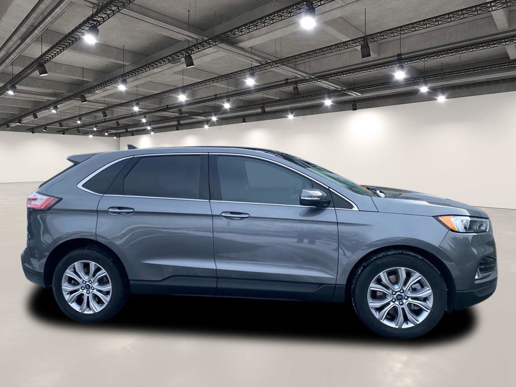 Used 2022 Ford Edge Titanium w/ Class II Trailer Tow Package image 8