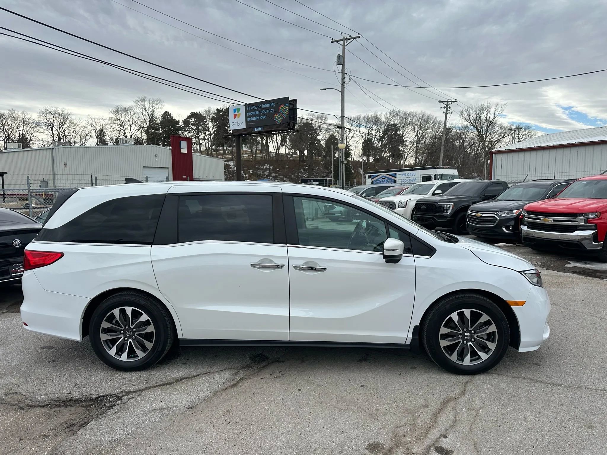 Used 2023 Honda Odyssey EX-L image 3
