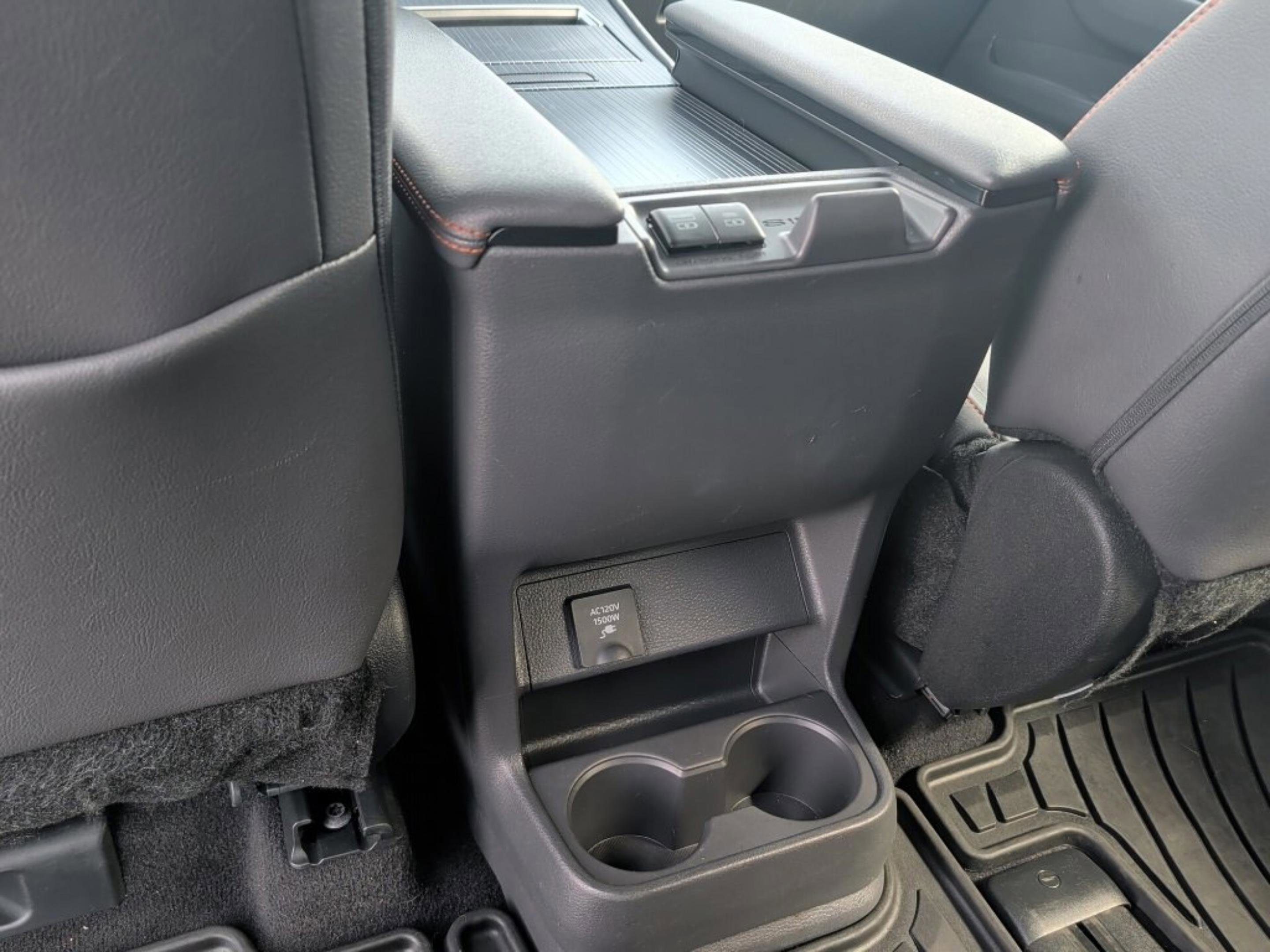 Used 2023 Toyota Sienna XSE w/ XSE Plus Package image 32