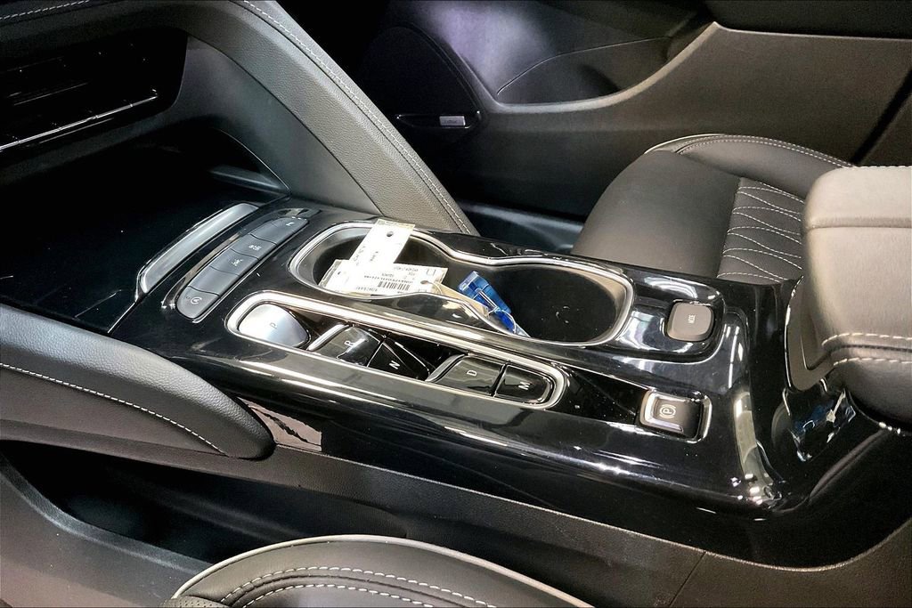 Used 2022 Buick Envision Avenir w/ Safety Package FWD image 19