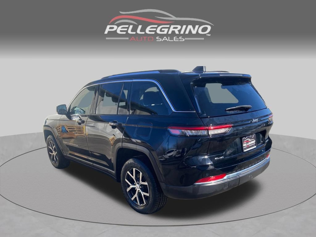 Used 2023 Jeep Grand Cherokee Limited AWD/4WD image 4