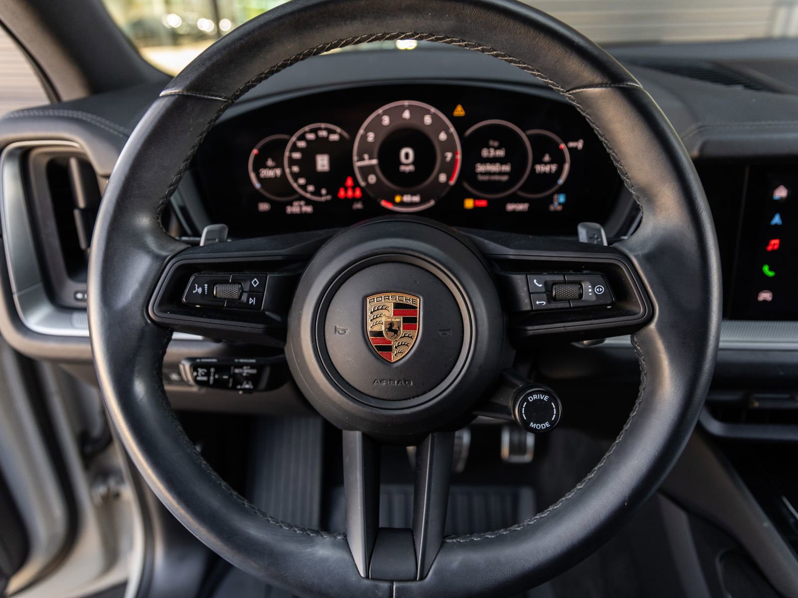 Certified 2024 Porsche Cayenne S image 31