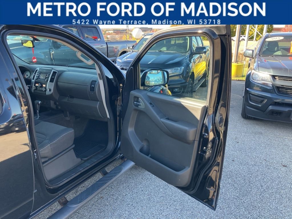 Used 2013 Nissan Frontier PRO-4X image 42