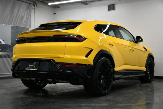 Used 2025 Lamborghini Urus SE AWD/4WD image 22