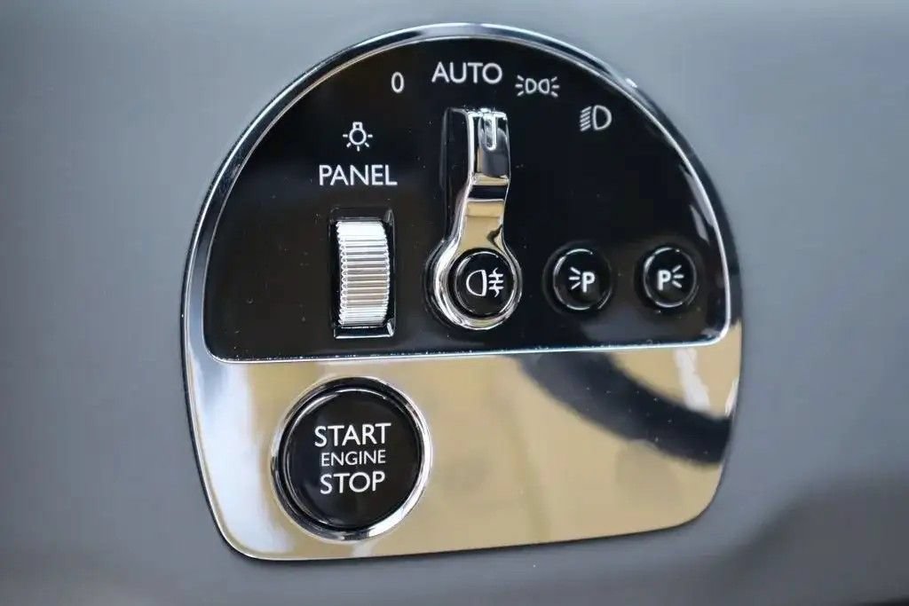 Used 2026 Rolls-Royce Cullinan AWD/4WD image 22