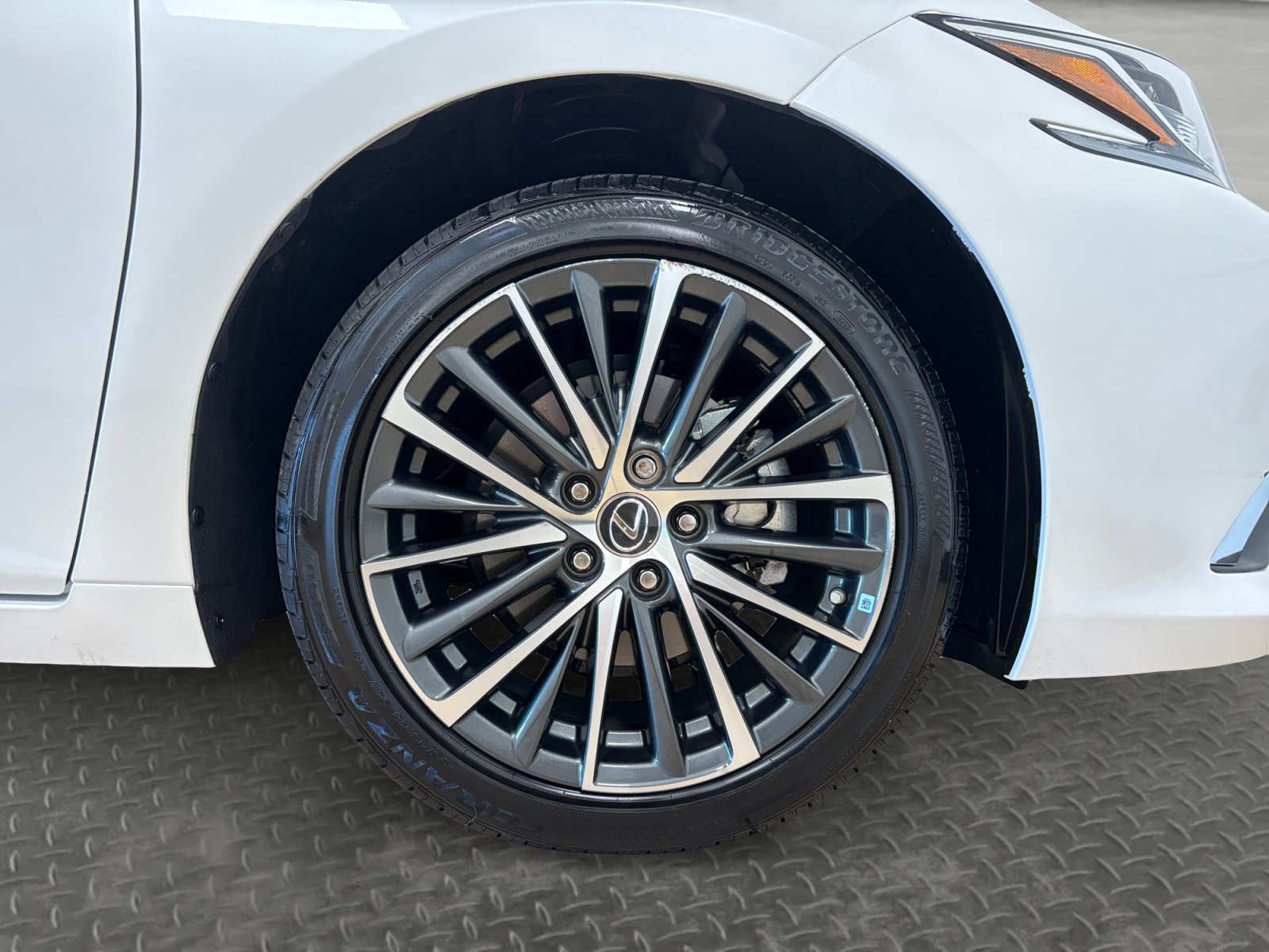 Used 2024 Lexus ES 250 w/ Premium Package AWD/4WD image 39