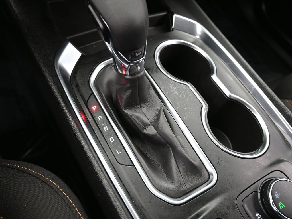 Used 2021 Chevrolet Traverse LS image 24