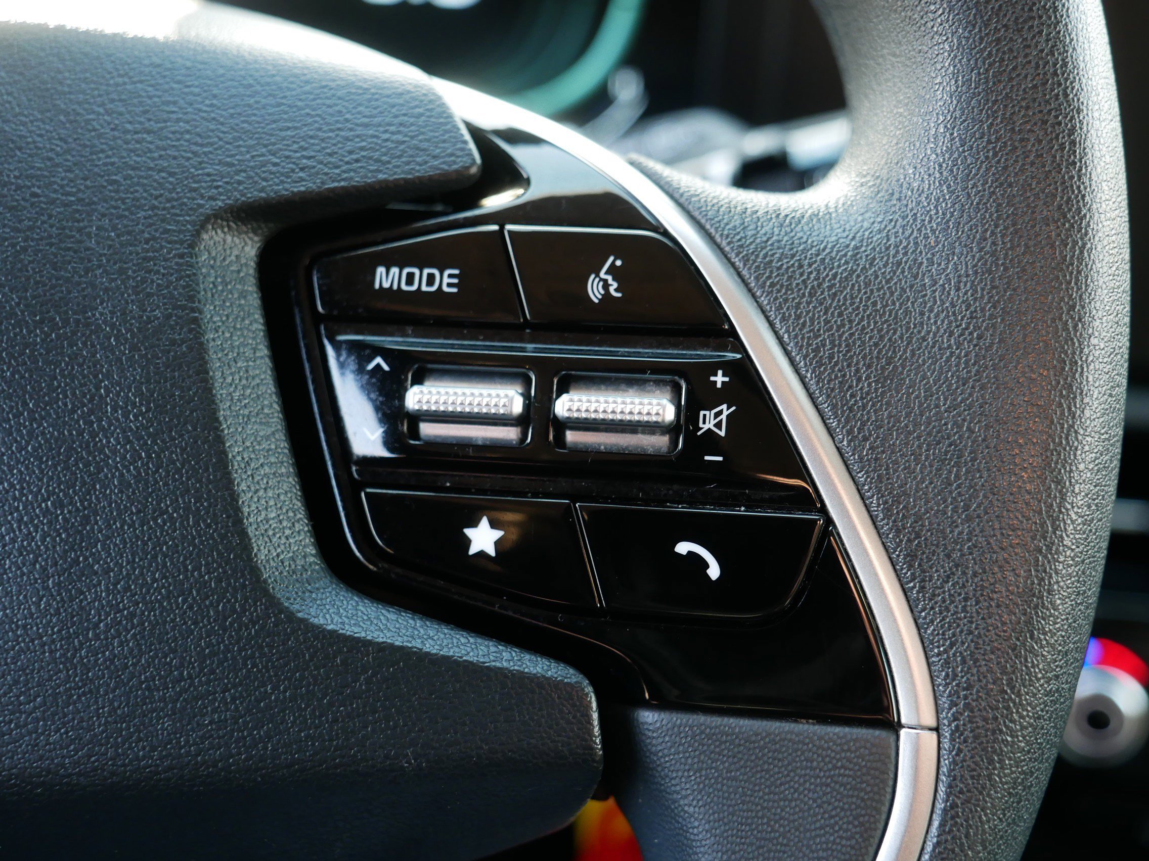 Certified 2024 Kia Niro LX image 29