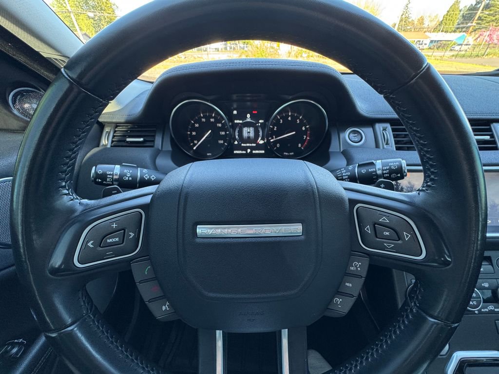 Used 2019 Land Rover Range Rover Evoque SE Premium image 13