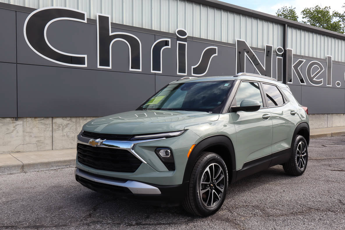 Used 2025 Chevrolet TrailBlazer LT AWD/4WD image 1