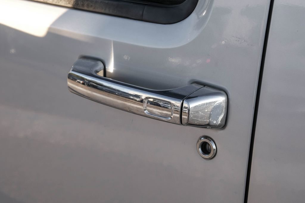 Used 2010 HUMMER H3 Luxury w/ Appearance Package image 42