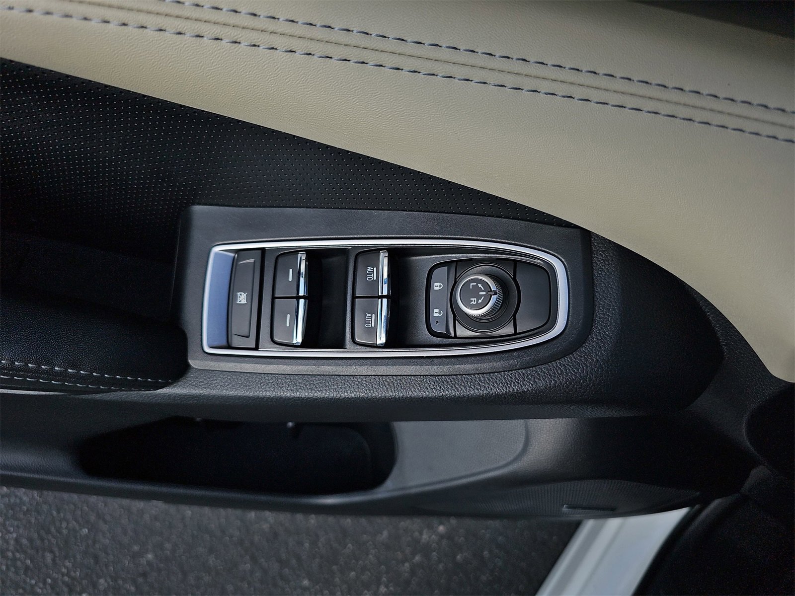 Used 2022 Subaru Ascent Limited w/ Technology Package image 31