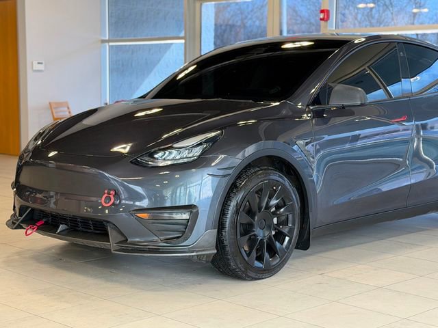 Used 2022 Tesla Model Y Long Range image 3