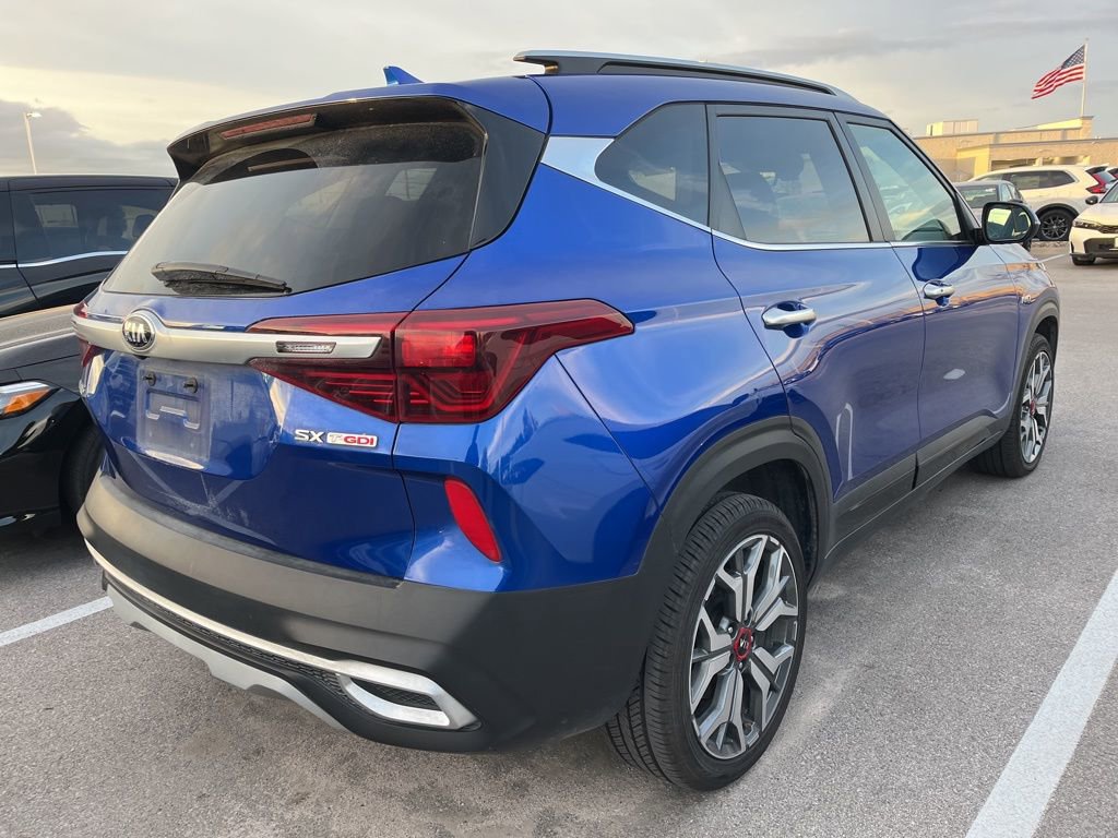 Used 2021 Kia Seltos SX w/ SX Sunroof Package image 3