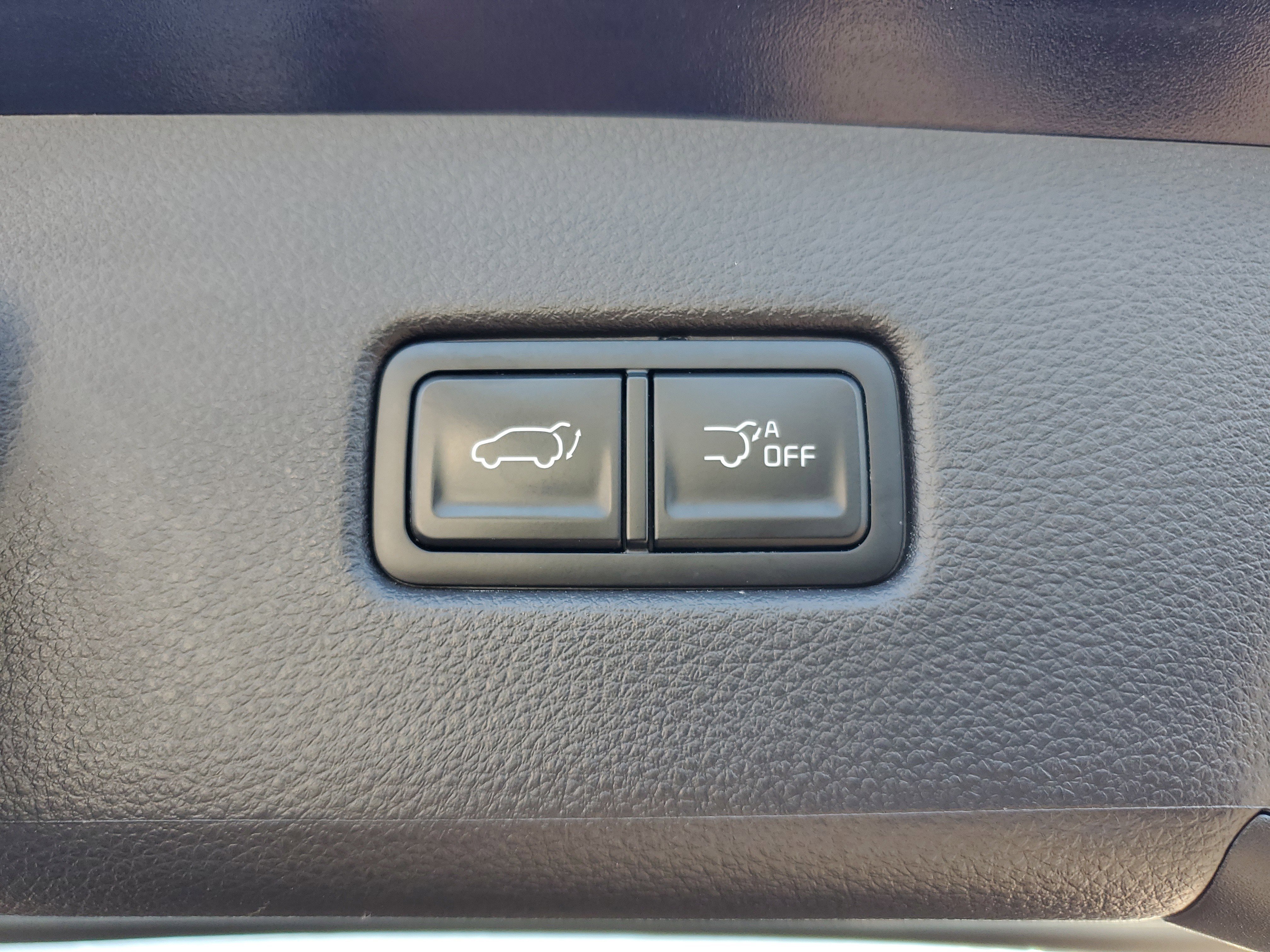 Certified 2025 Kia Carnival EX image 15