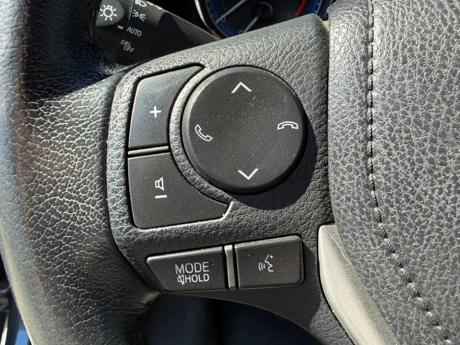 Used 2019 Toyota Corolla SE w/ Carpet Mat Package (TMS) FWD image 8