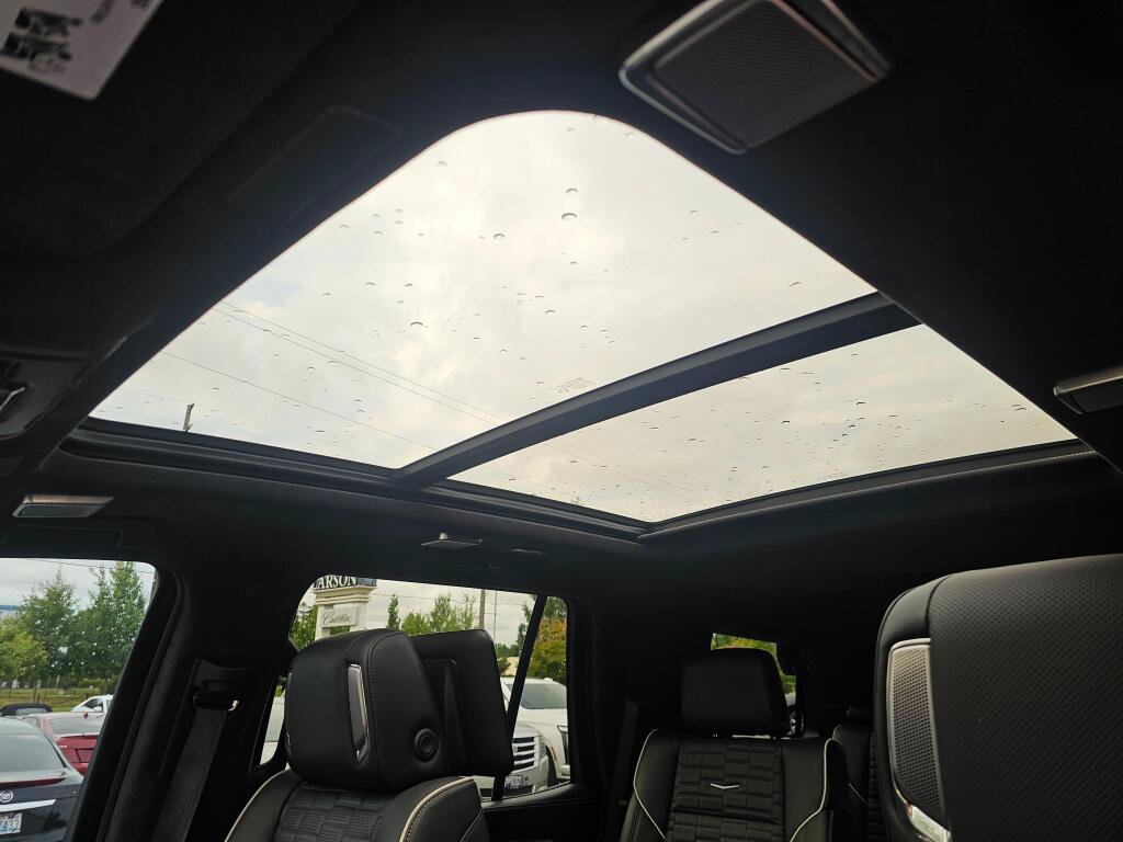 Used 2025 Cadillac Escalade V AWD/4WD image 26