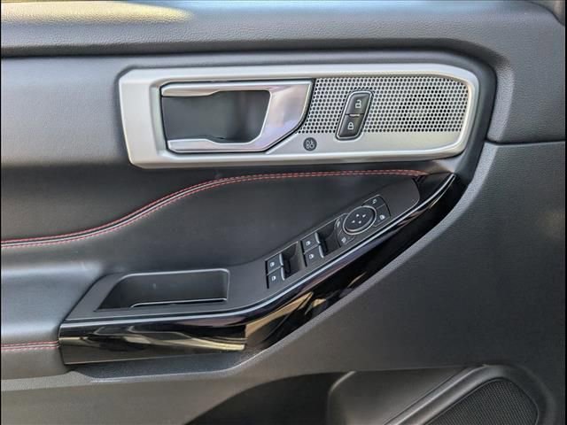 Used 2023 Ford Explorer ST-Line image 14